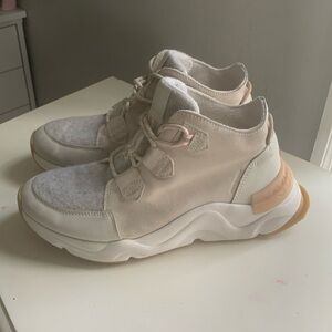 Sorel Kinetics RNEGD Caribou Sneaker Size 8 1/2